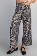 Load image into Gallery viewer, Leopard Straight Leg Pants
