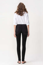 Load image into Gallery viewer, Black Mid rise skinny jean
