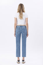 Load image into Gallery viewer, MId Rise Straight jeans with raw hem
