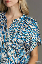 Load image into Gallery viewer, Solid Mixed Print Short Sleeve Top
