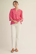 Load image into Gallery viewer, 3/4 Sleeves Medallion Pattern Top w/ Color Contrast Detail, V-Notched Neckline
