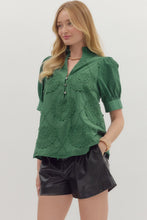 Load image into Gallery viewer, Applique Accent Button Up Top

